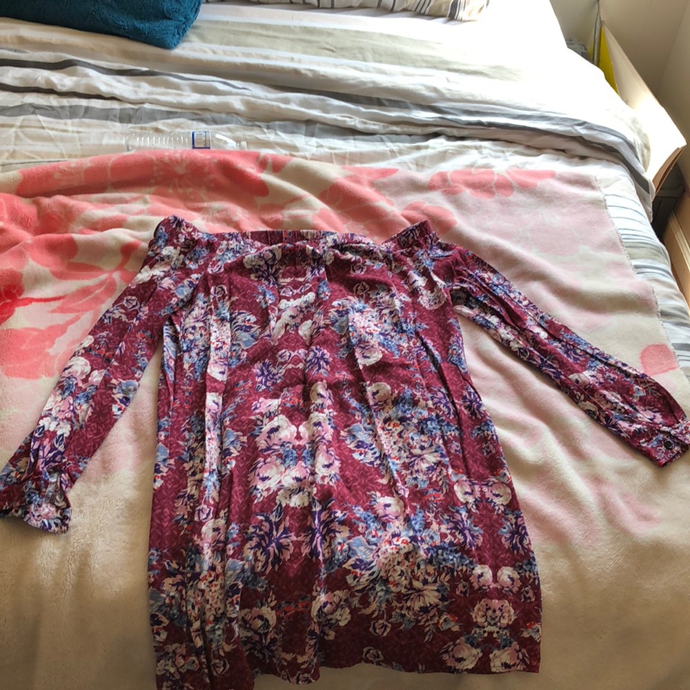 Shoulder/ T-Shirt